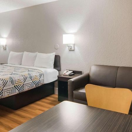 Motel 6-Addison, Tx - Dallas Bagian luar foto