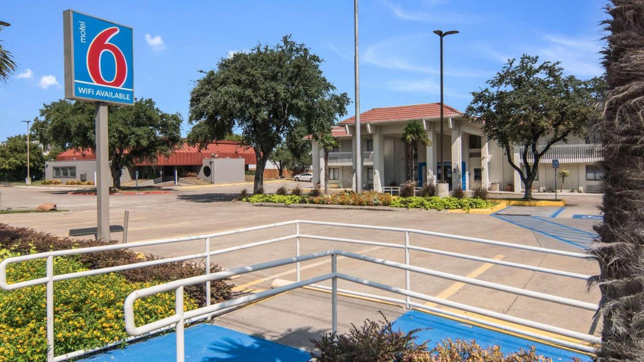 Motel 6-Addison, Tx - Dallas Bagian luar foto