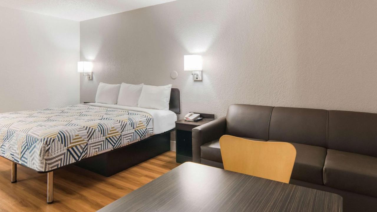 Motel 6-Addison, Tx - Dallas Bagian luar foto