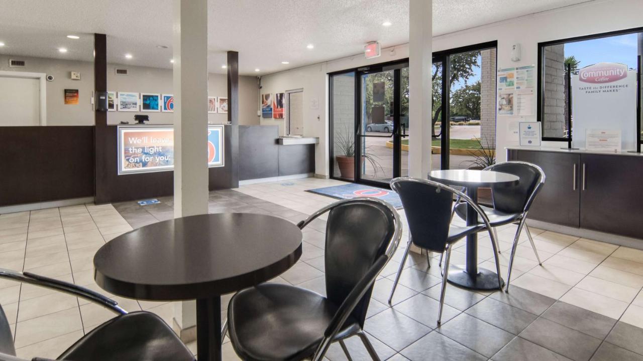 Motel 6-Addison, Tx - Dallas Bagian luar foto