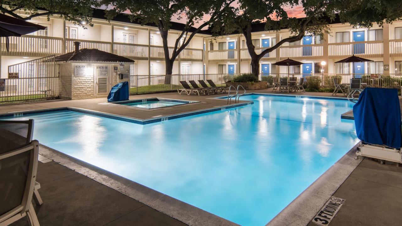 Motel 6-Addison, Tx - Dallas Bagian luar foto