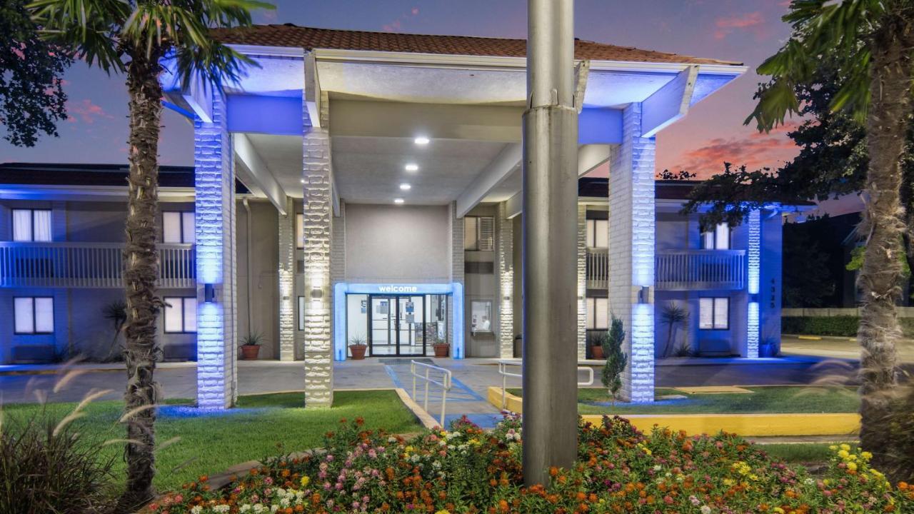 Motel 6-Addison, Tx - Dallas Bagian luar foto