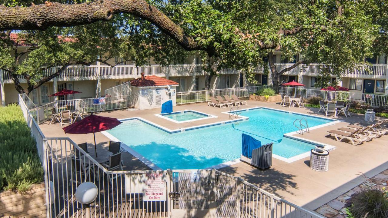Motel 6-Addison, Tx - Dallas Bagian luar foto