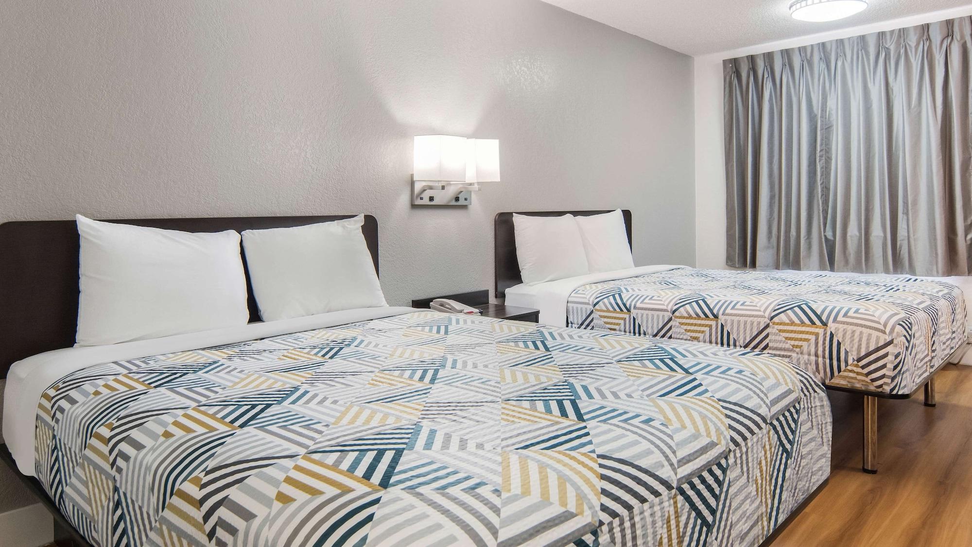 Motel 6-Addison, Tx - Dallas Bagian luar foto