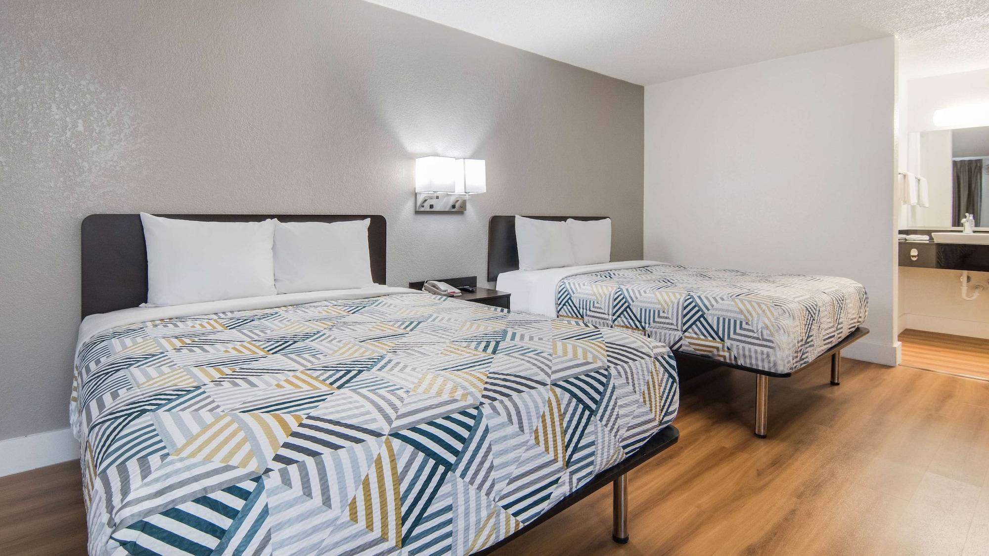 Motel 6-Addison, Tx - Dallas Bagian luar foto
