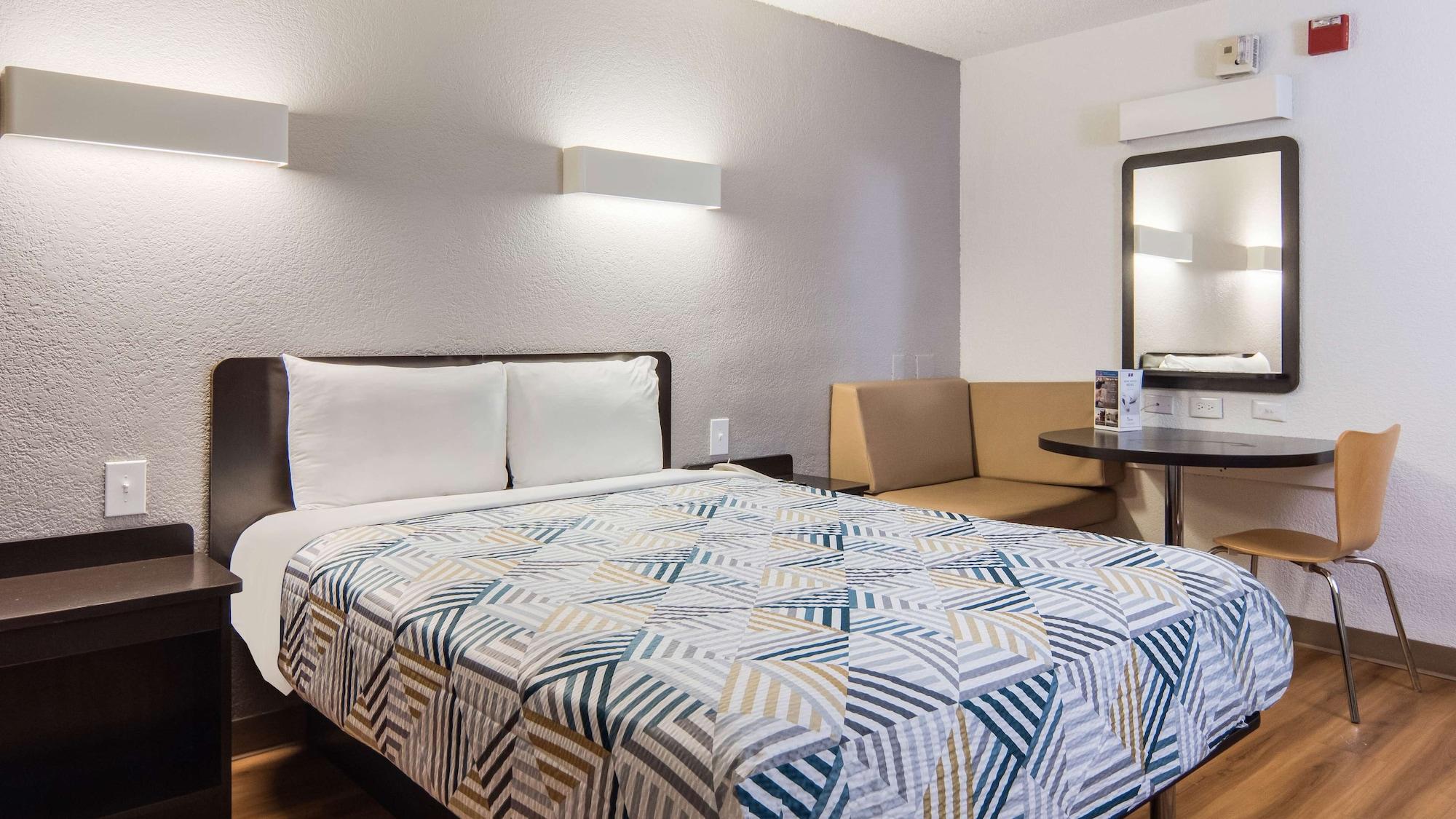 Motel 6-Addison, Tx - Dallas Bagian luar foto