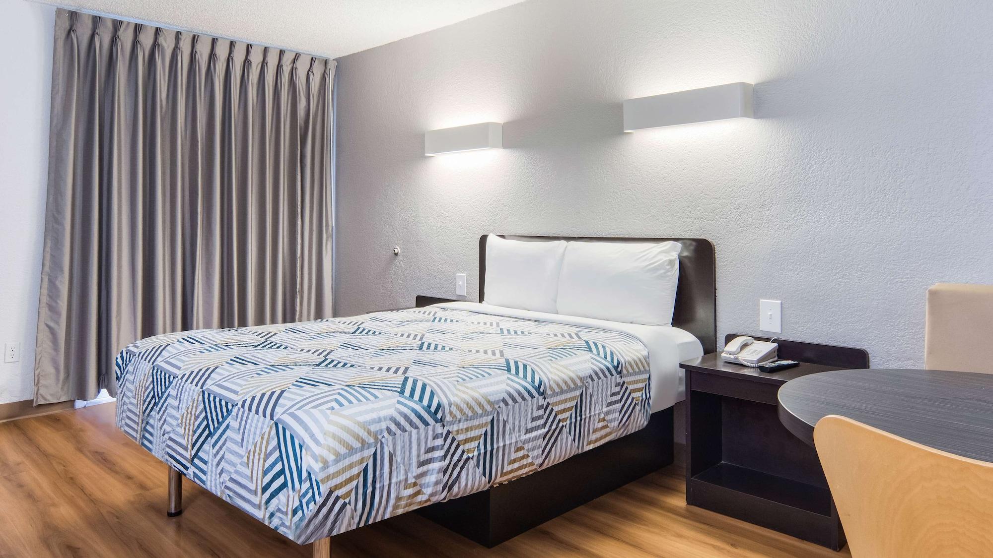 Motel 6-Addison, Tx - Dallas Bagian luar foto