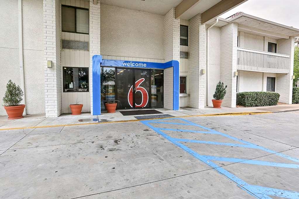 Motel 6-Addison, Tx - Dallas Bagian luar foto