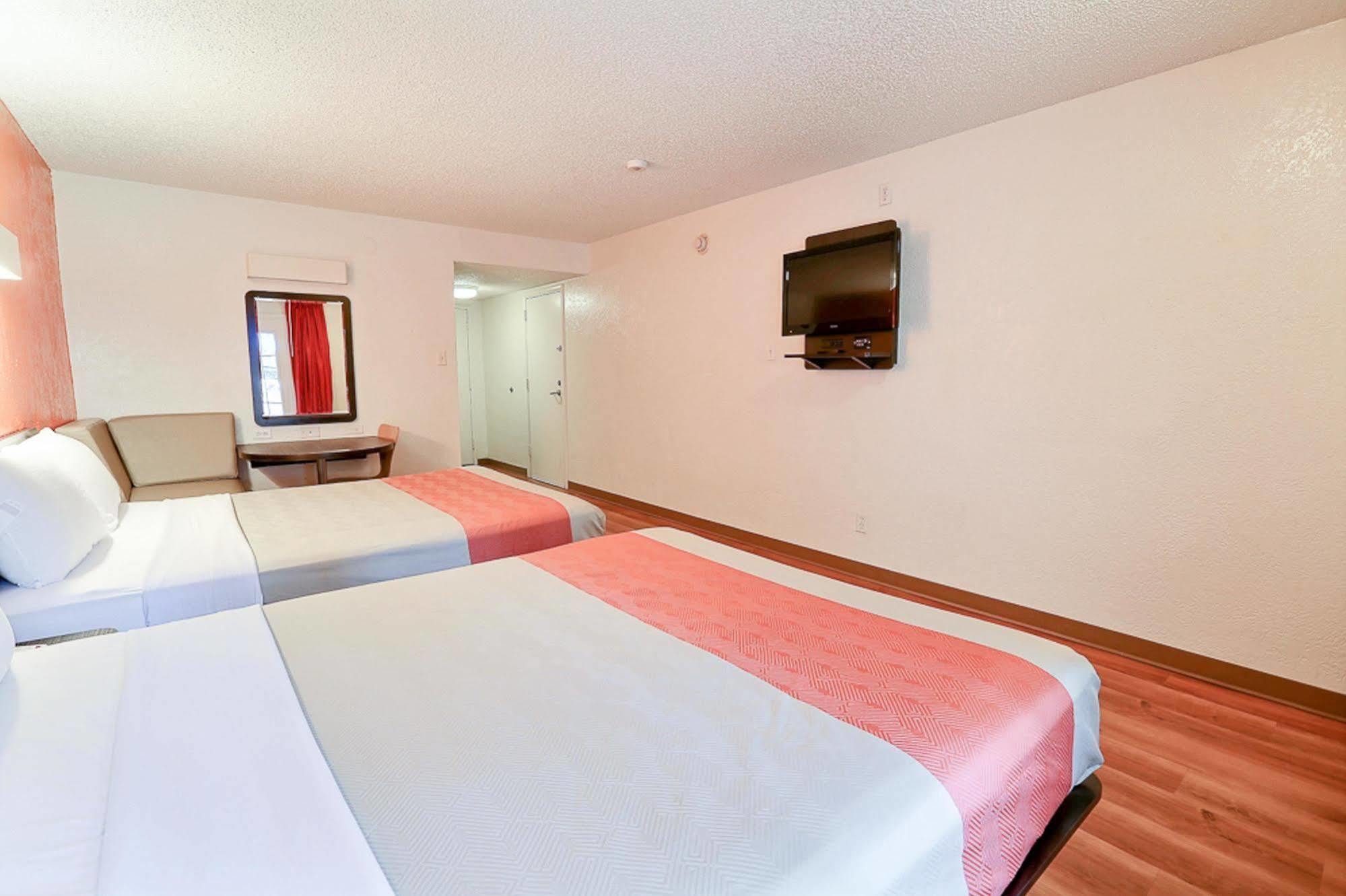 Motel 6-Addison, Tx - Dallas Bagian luar foto